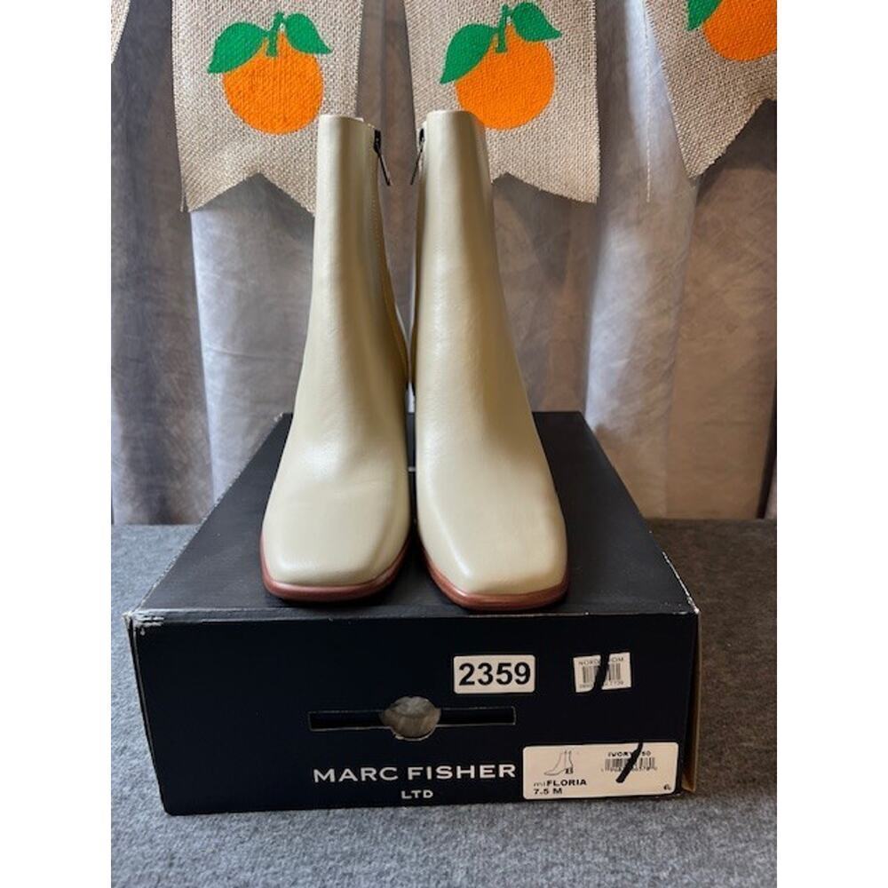 Marc Fisher Floria Ivory Leather Booties with Side Zip Square Toe Size 7.5 - Picture 9 of 9